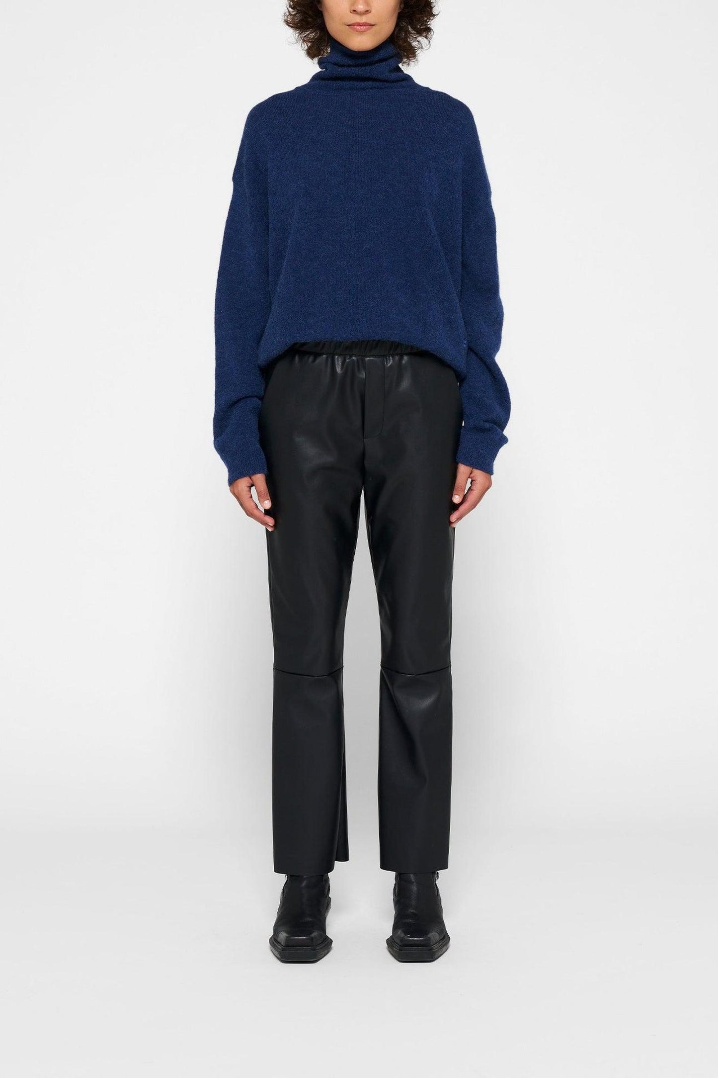 TURTLENECK SWEATER KNIT