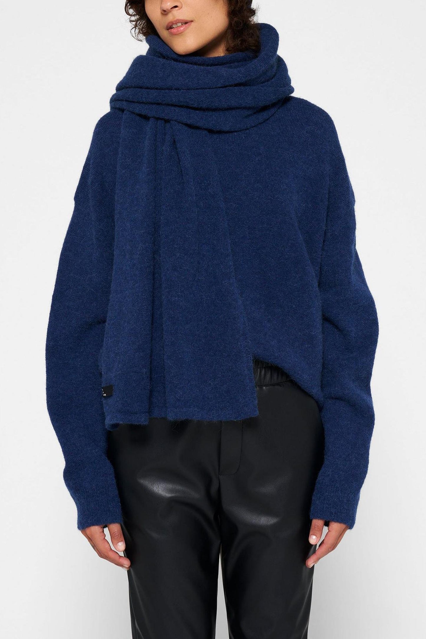 TURTLENECK SWEATER KNIT