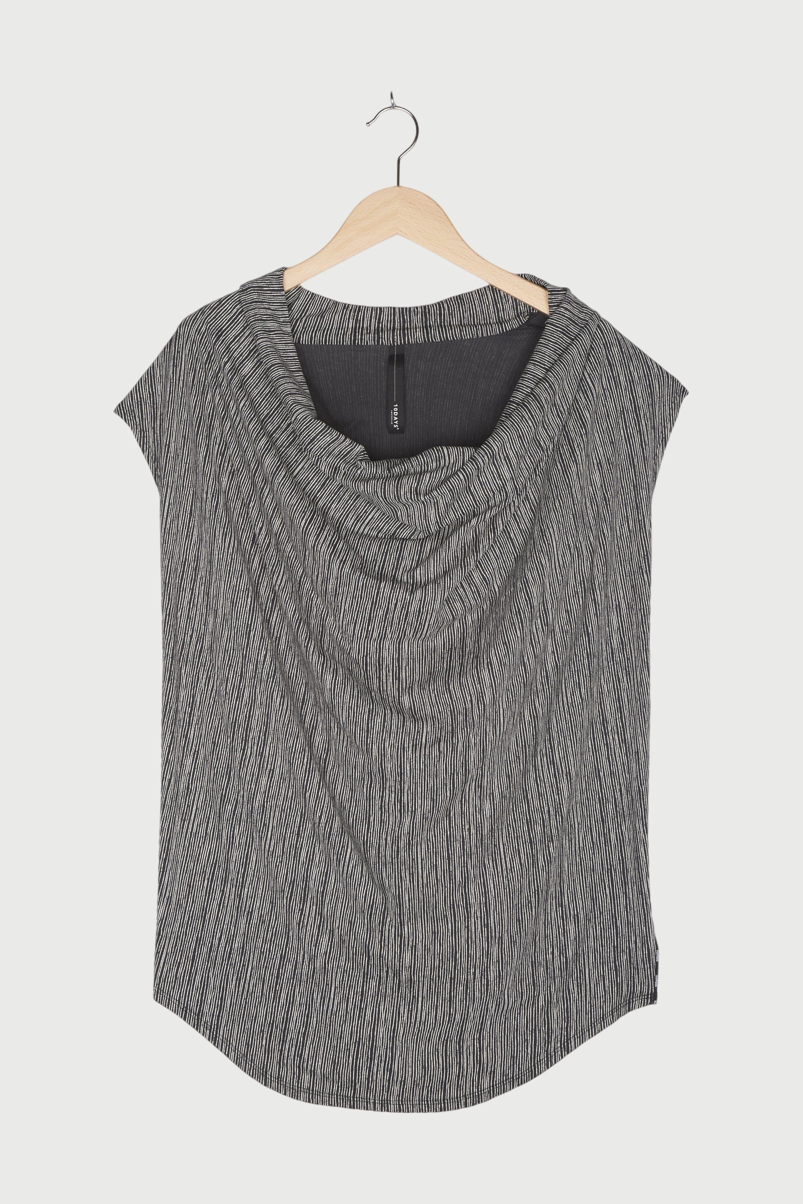 WATERFALL TOP THIN STRIPE
