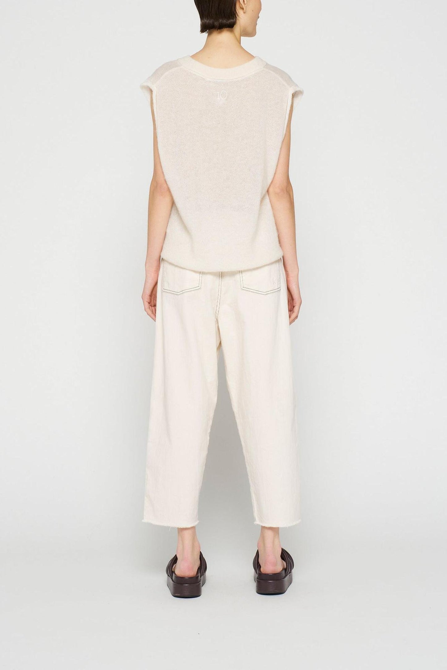 V-NECK TOP KNIT