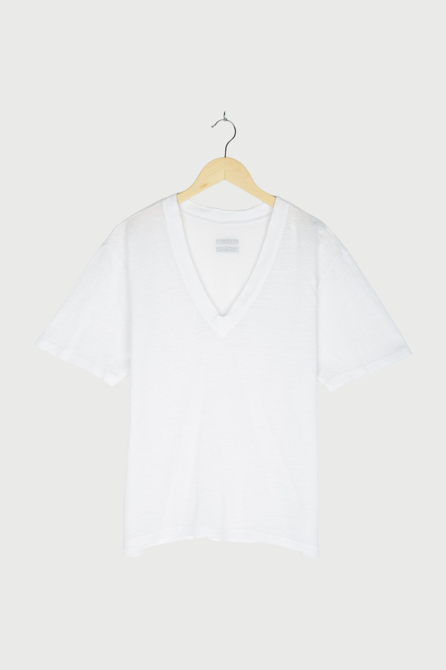 REVERSIBLE LOW V-NECK TEE
