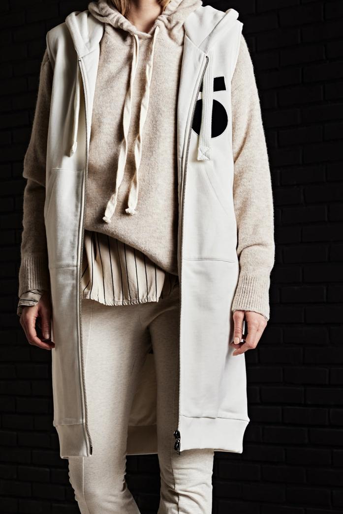 SLEEVELESS HOODIE CARDIGAN