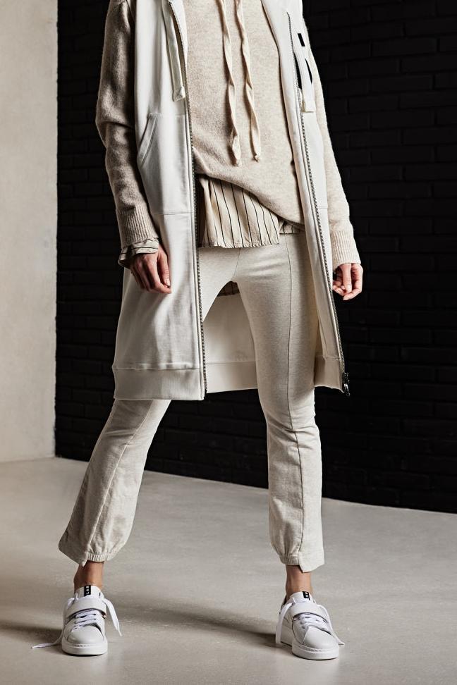 SLEEVELESS HOODIE CARDIGAN