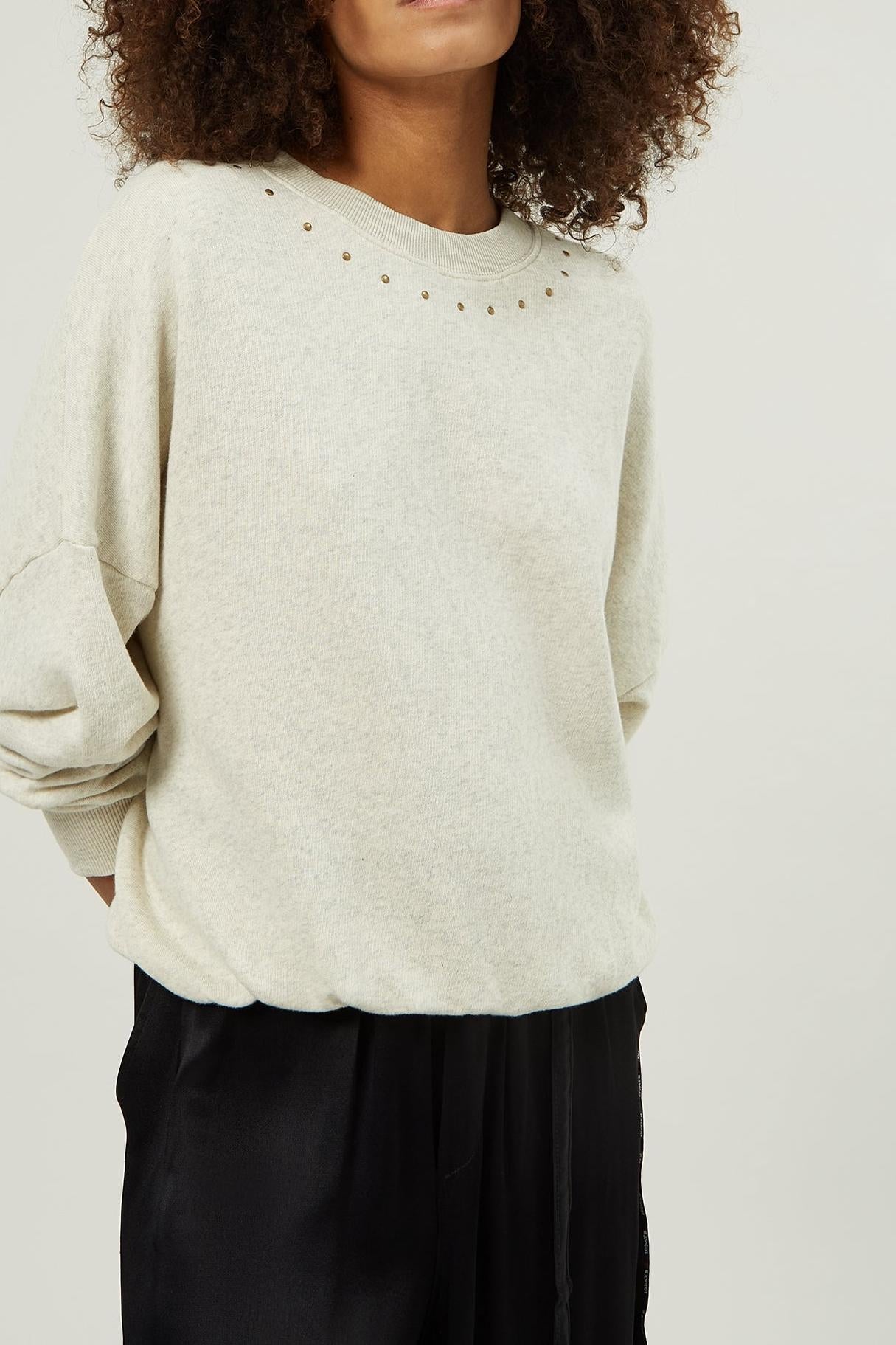 SWEATER STUDS