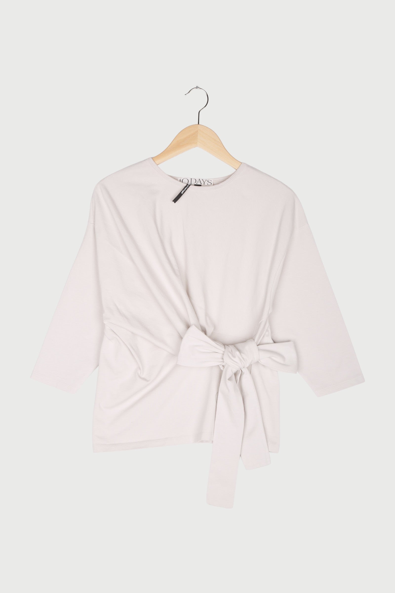 knotted tee