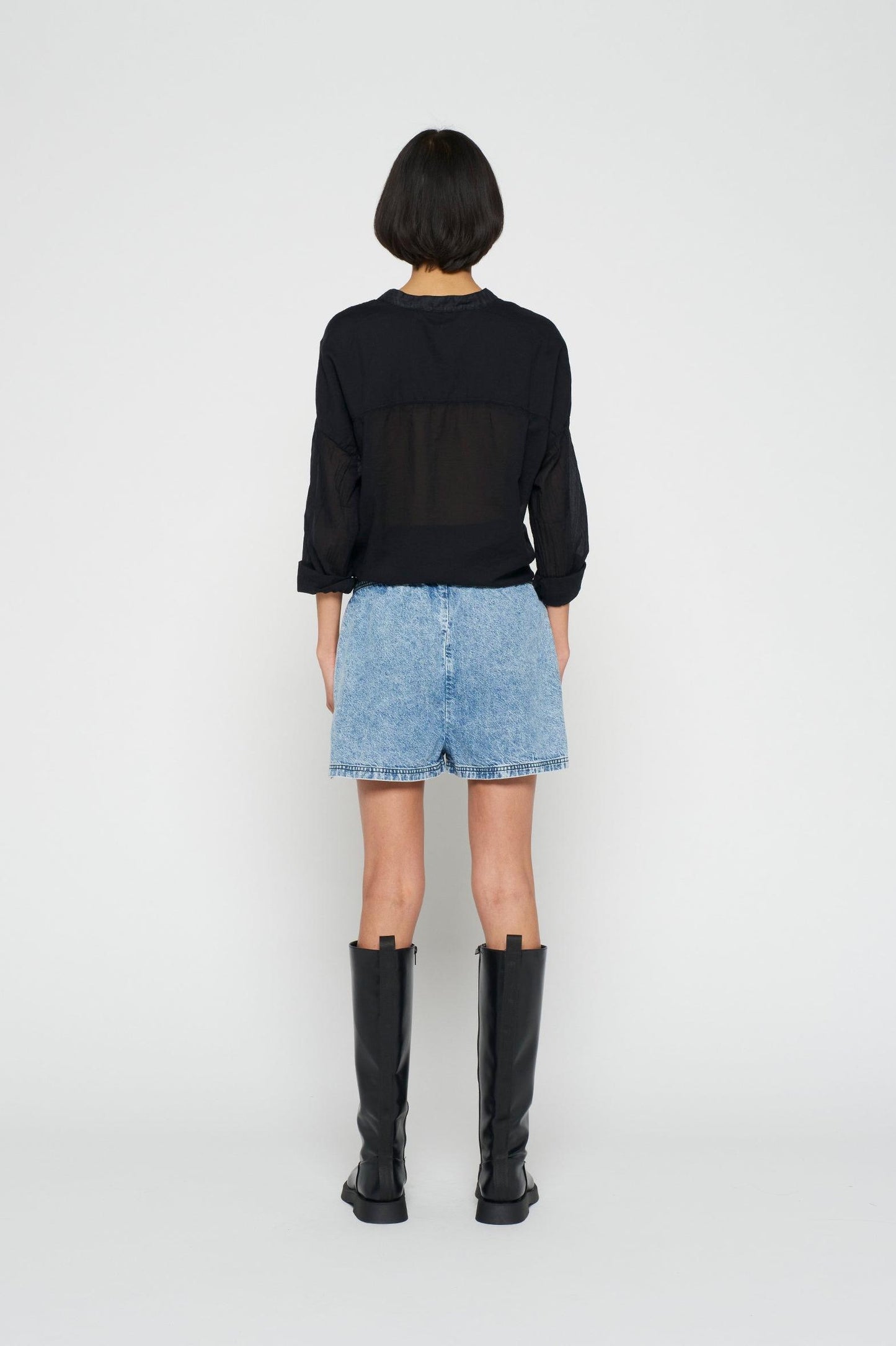 CROPPED KNOT BLOUSE
