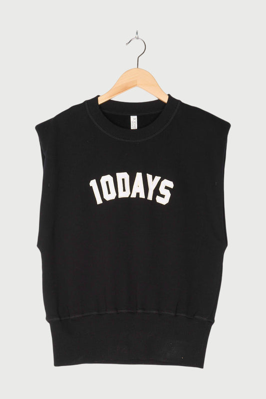 SLEEVELESS STATEMENT TOP