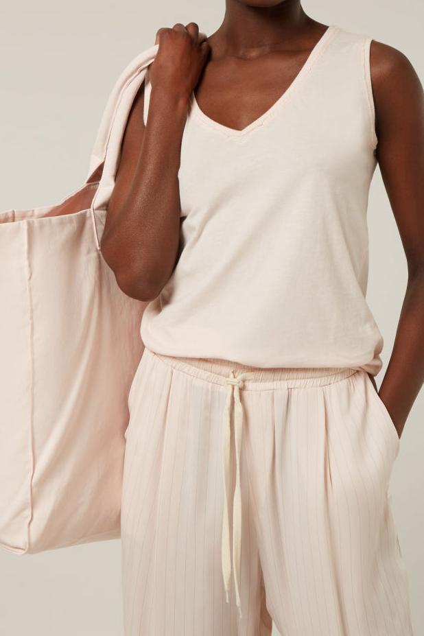 SLEEVELESS TOP