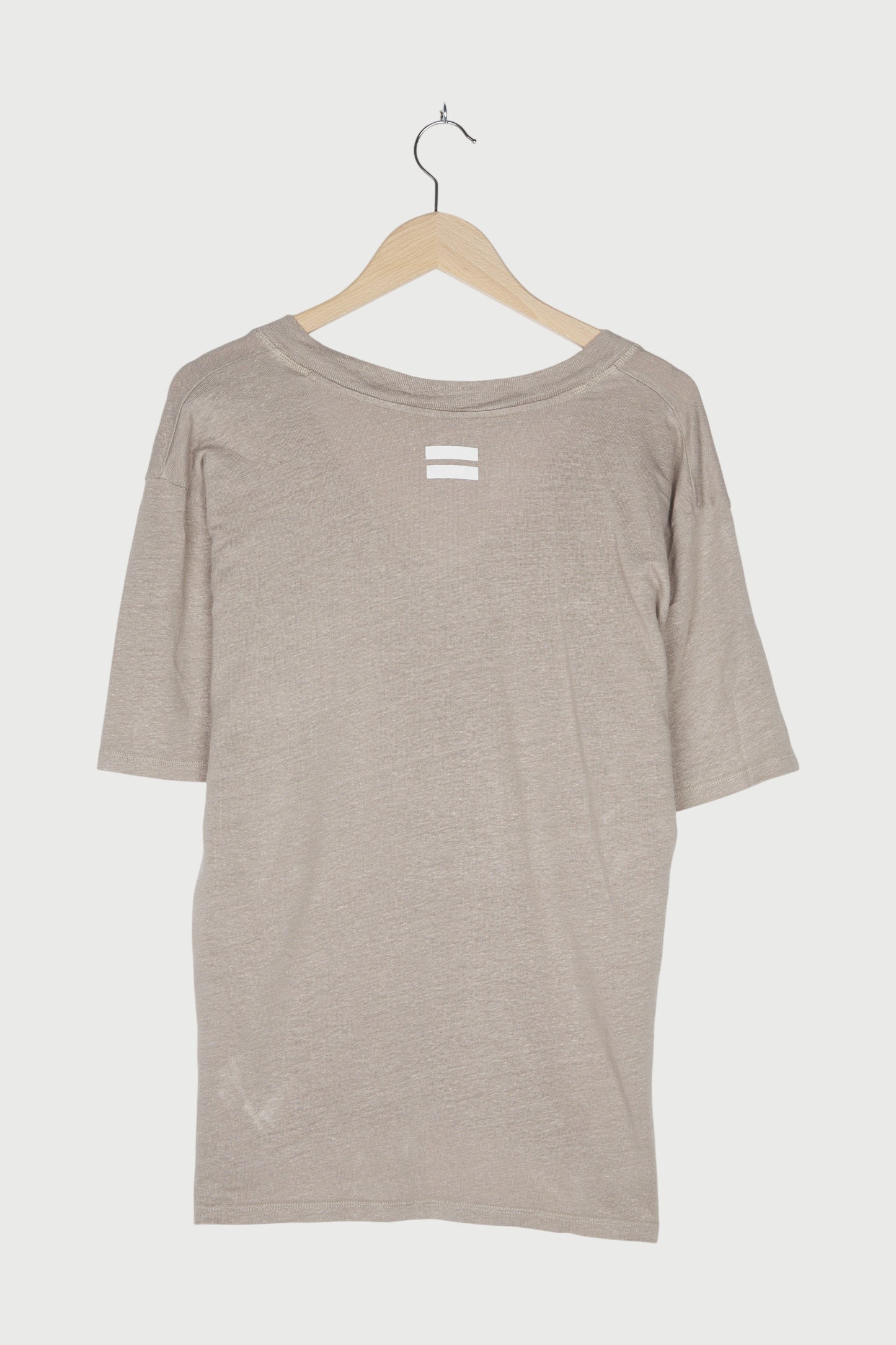 REVERSIBLE LOW V-NECK TEE