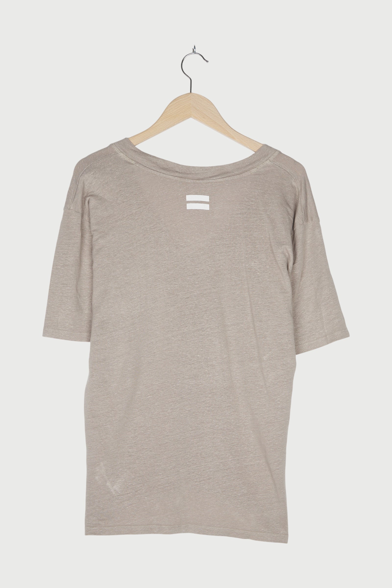 REVERSIBLE LOW V-NECK TEE