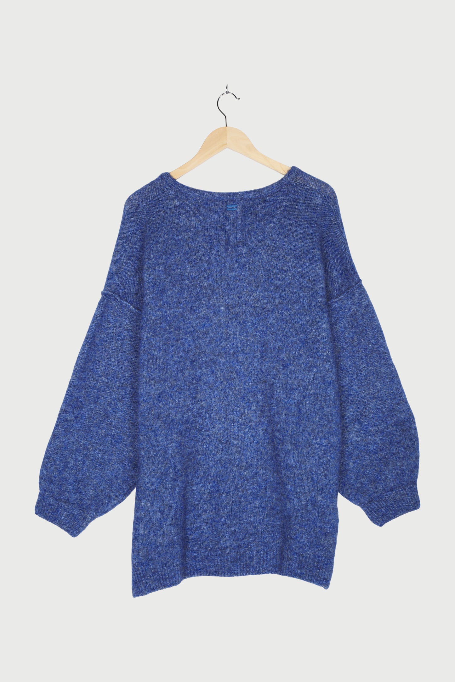 V-NECK SWEATER