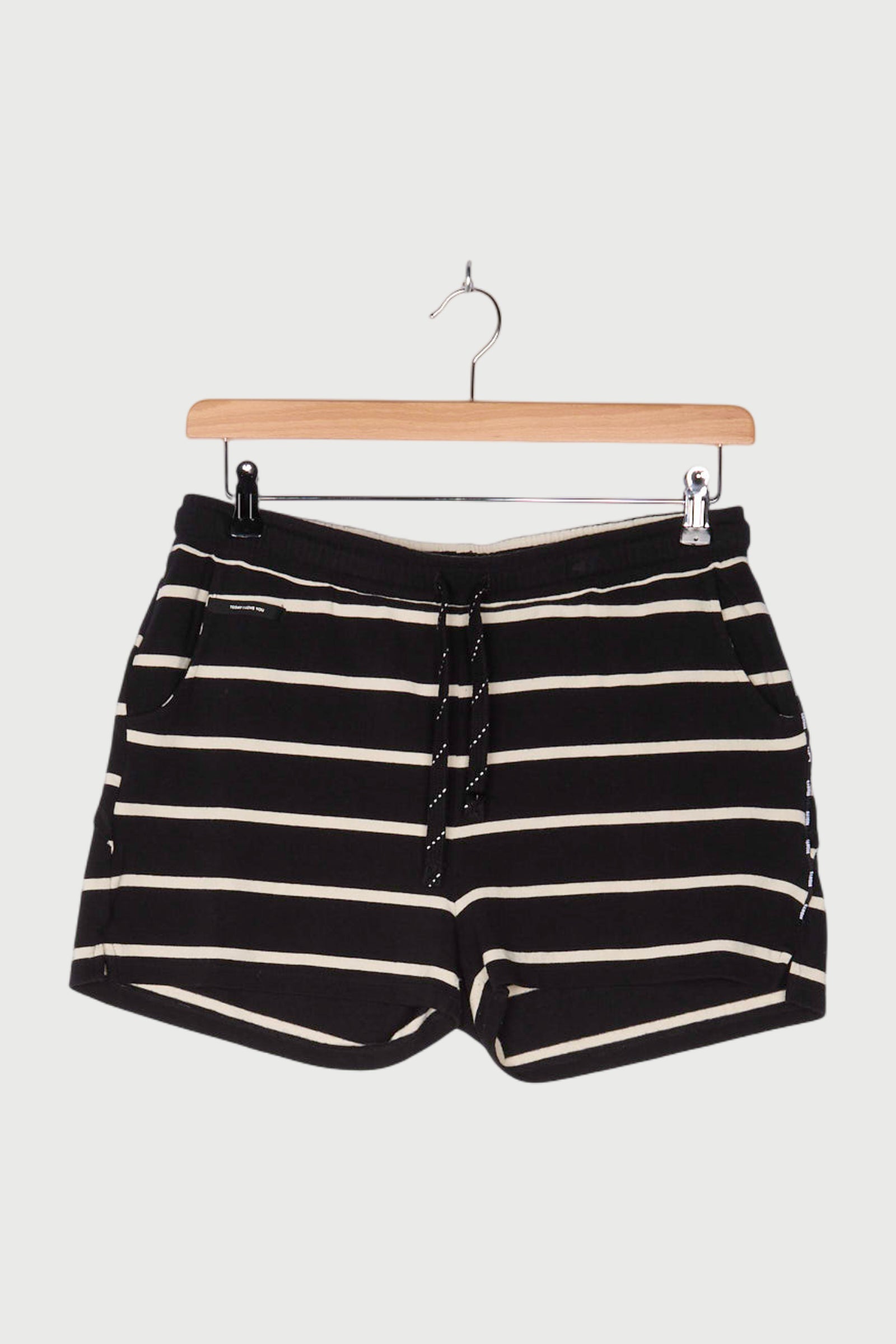 SHORTS TRIPLE STRIPE