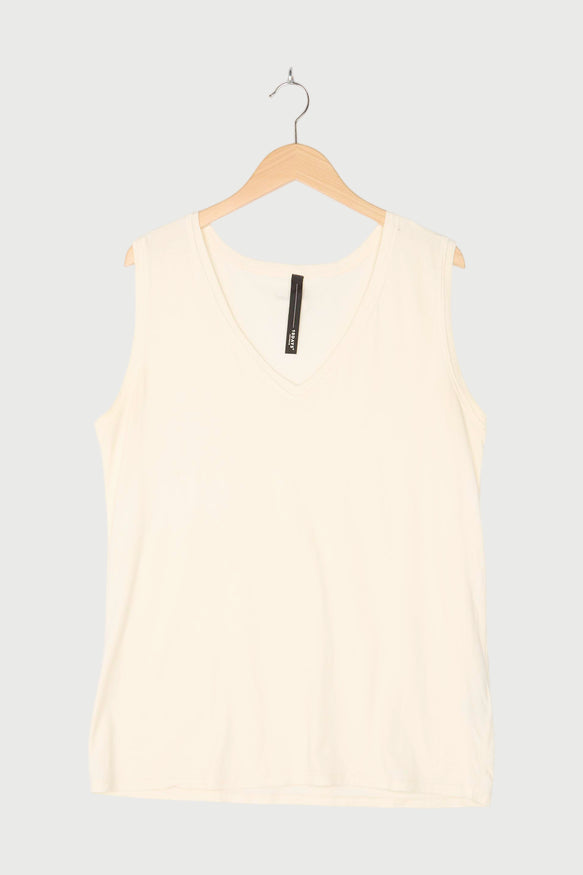 SLEEVELESS TOP
