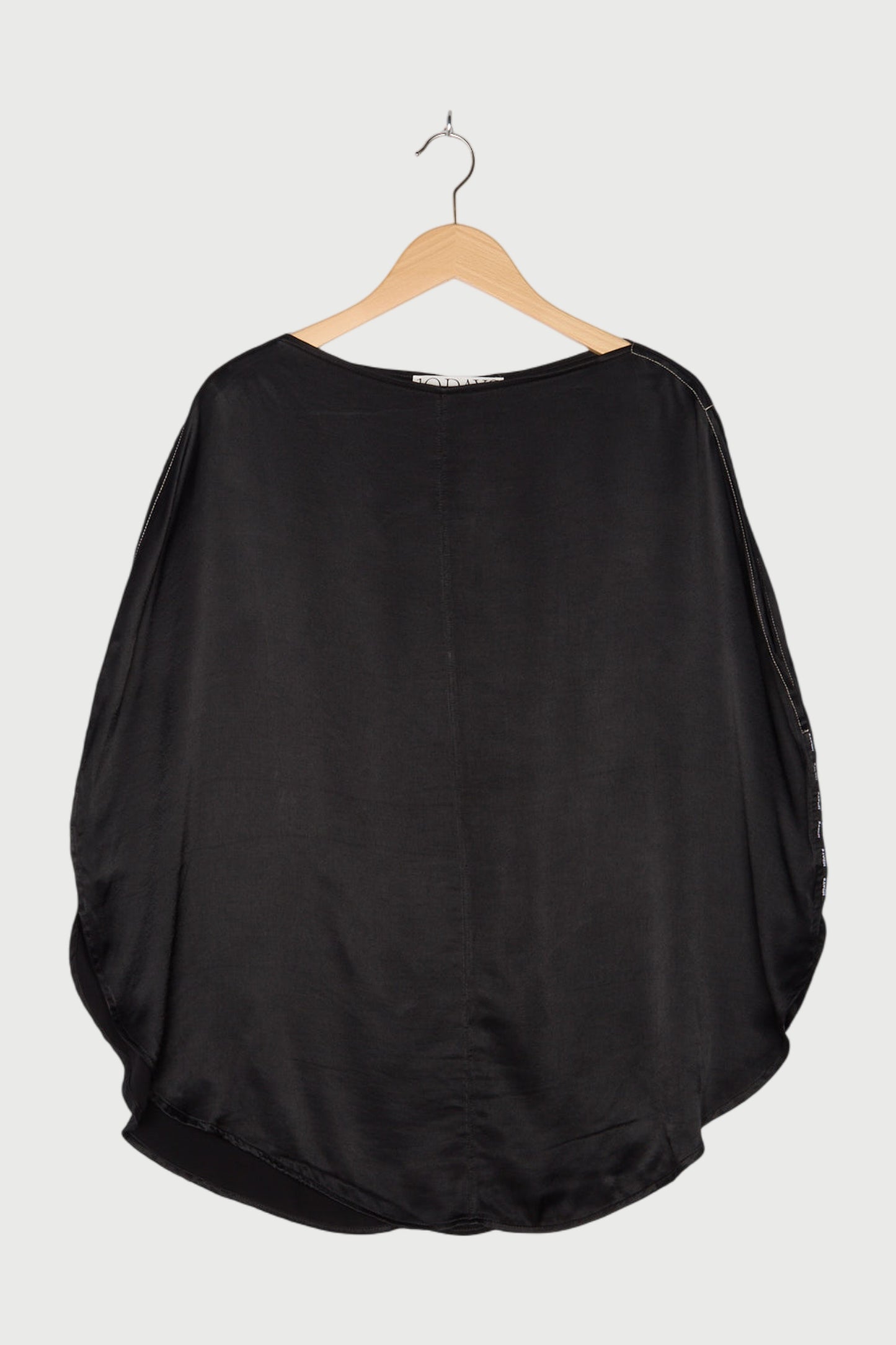 SATIN CIRCLE TOP