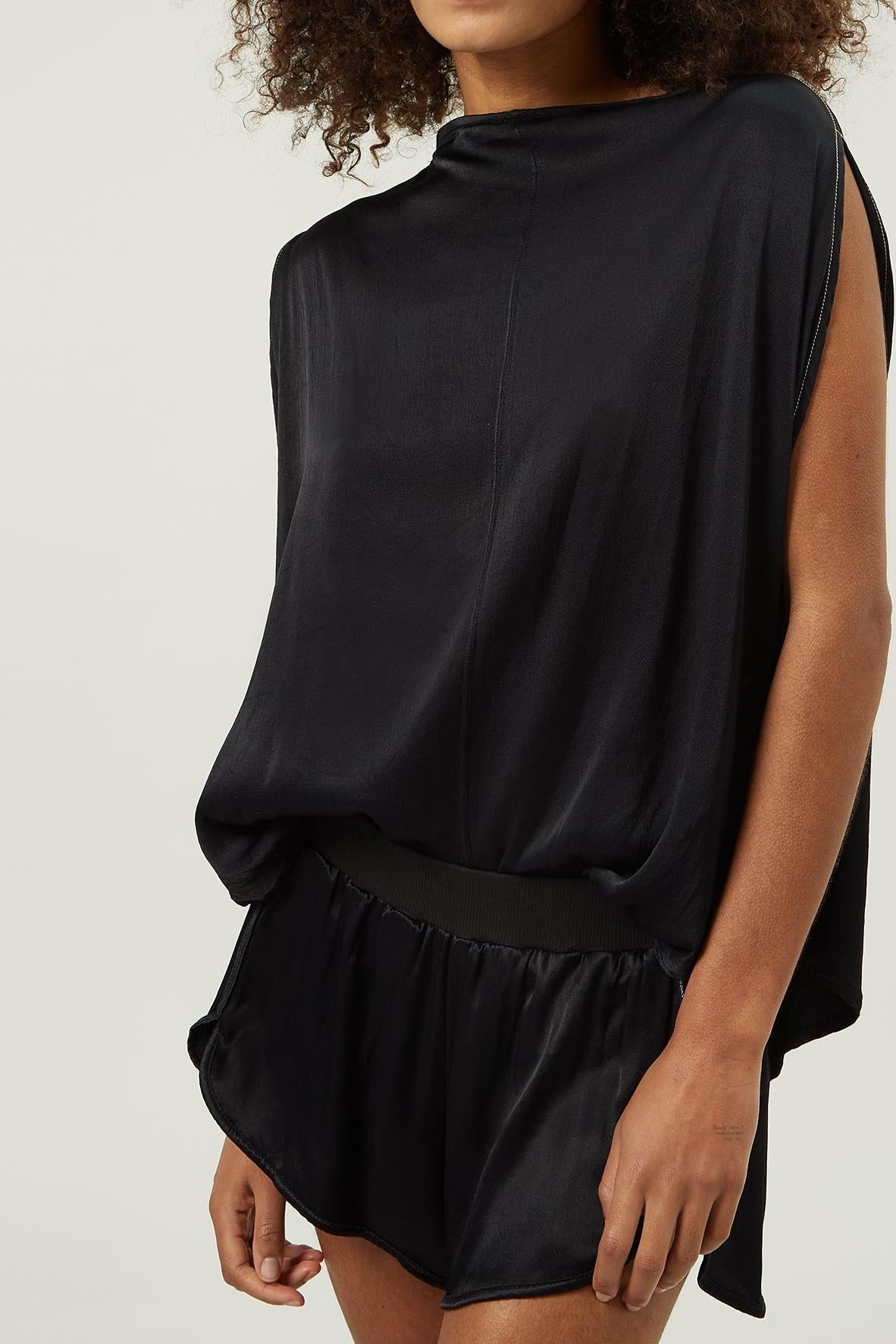 SATIN CIRCLE TOP