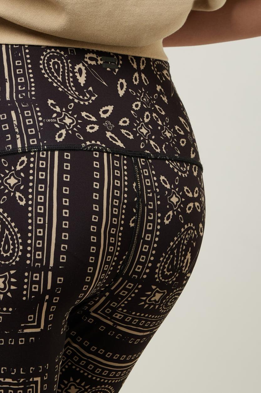 YOGA LEGGINGS PAISLEY