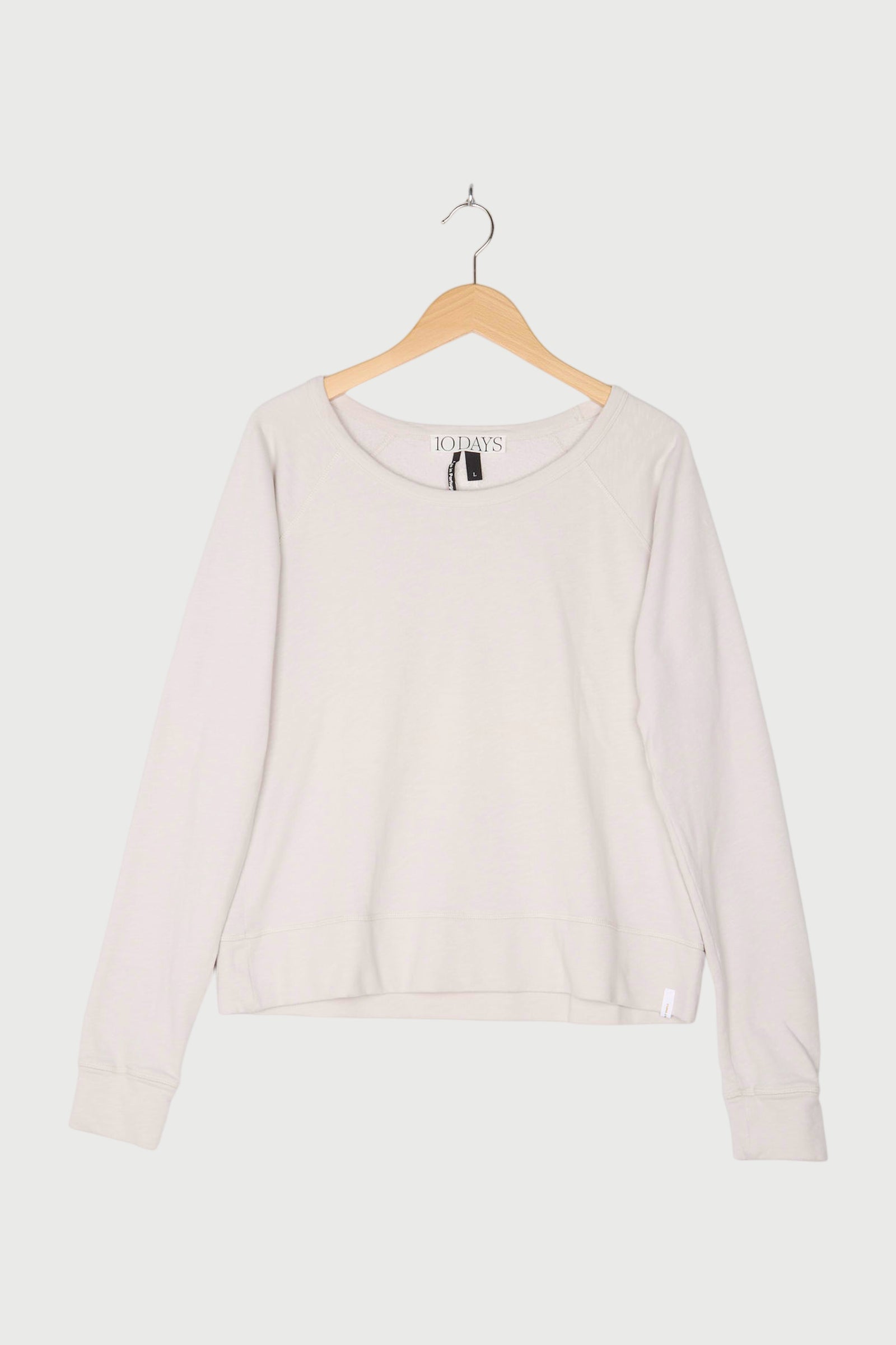 BEACH SWEATER