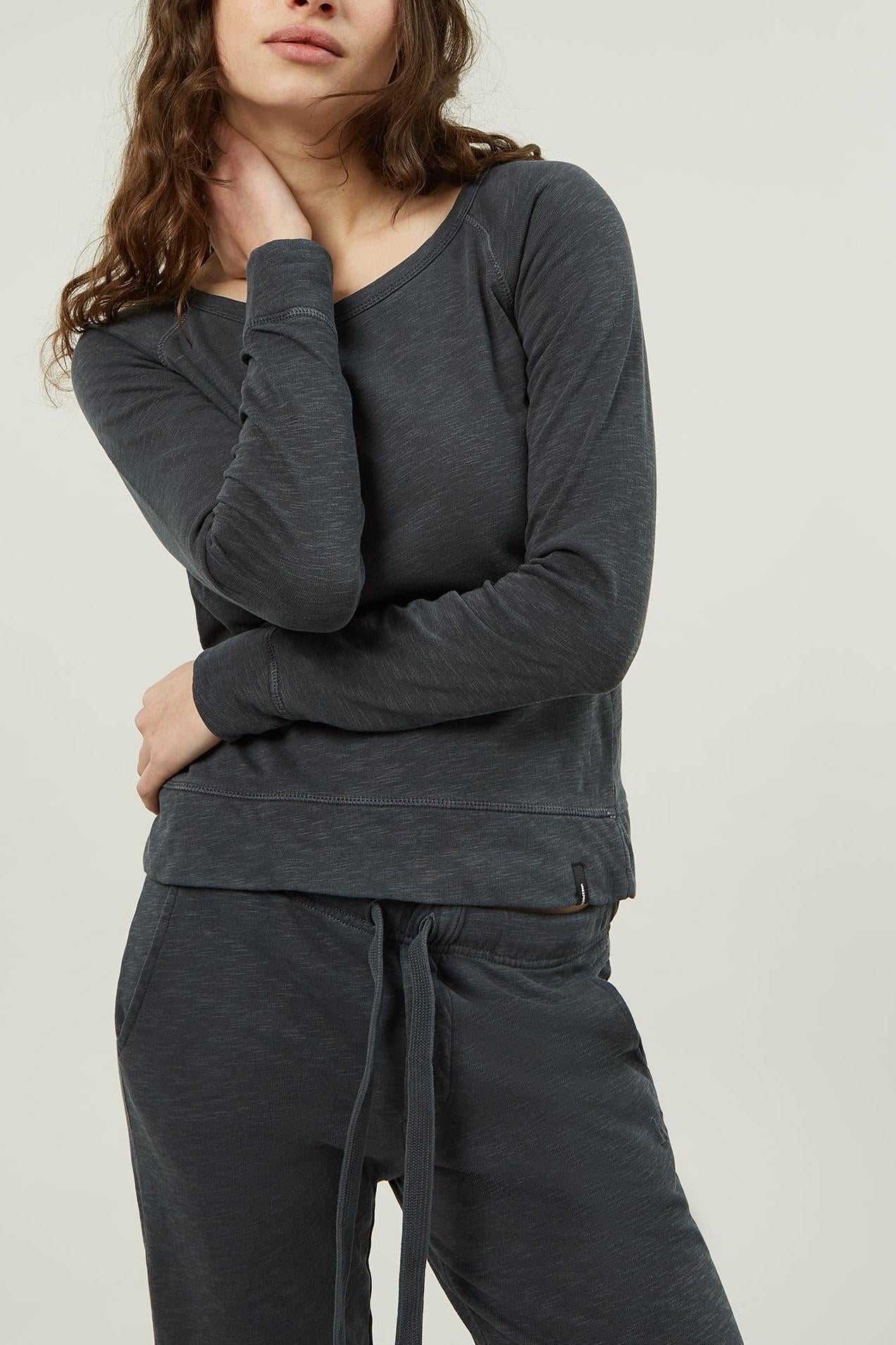BEACH SWEATER