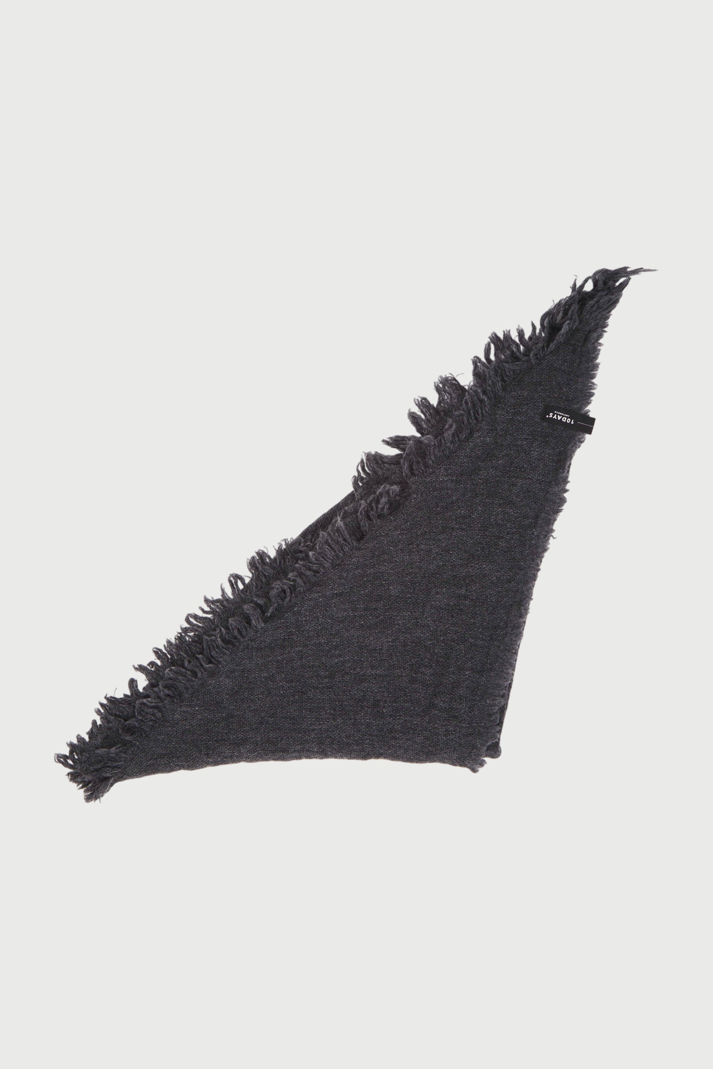TRIANGLE SCARF