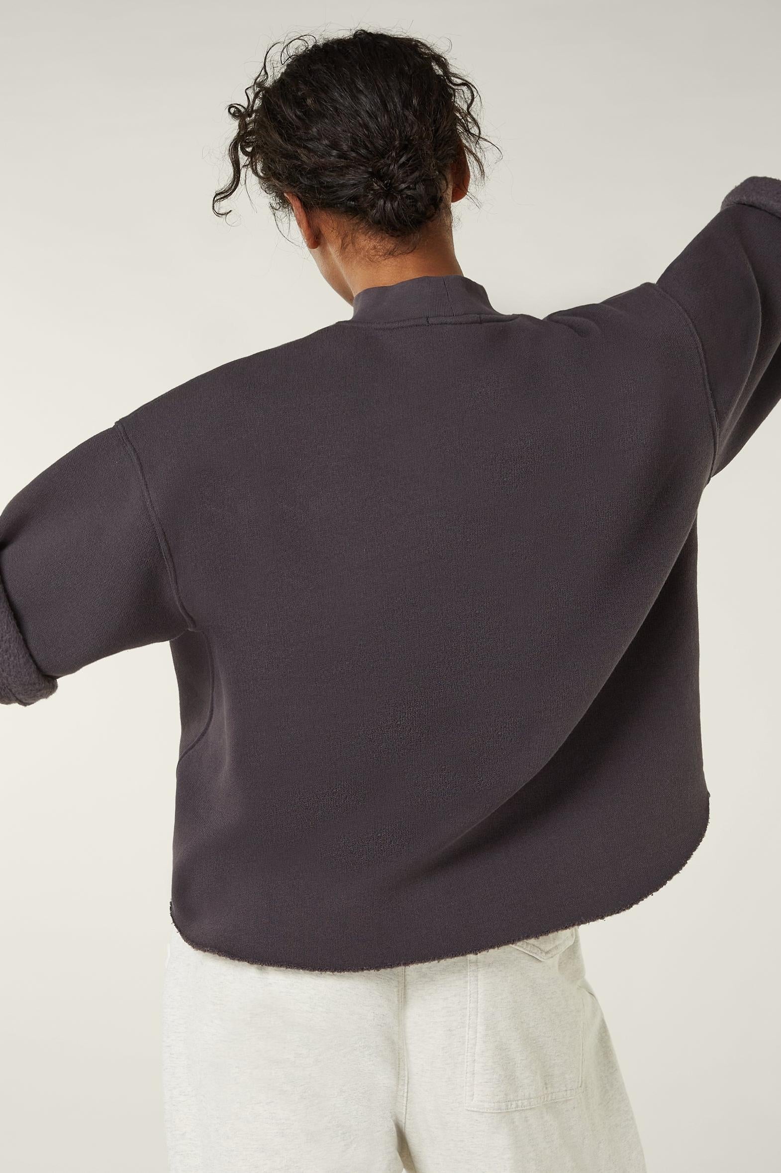 V-NECK COLLAR SWEATER